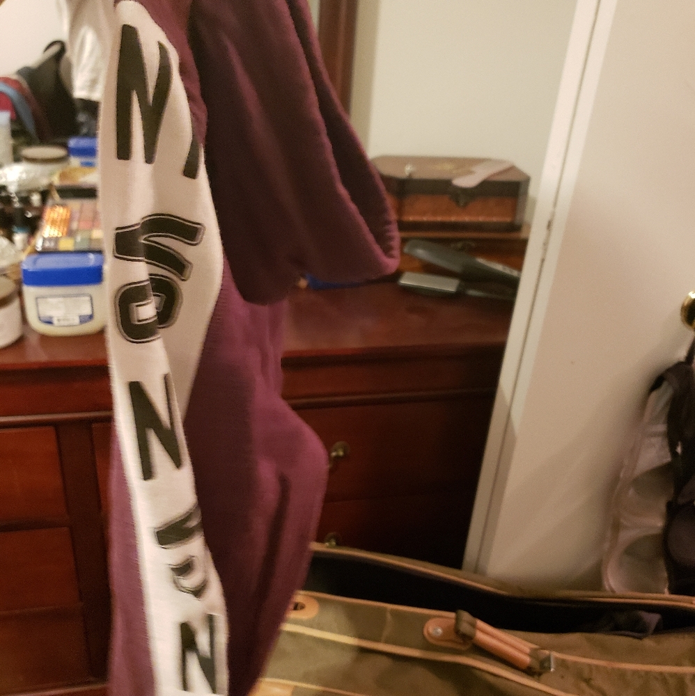 Sweater - Picture 2 of 3